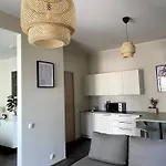 Apartment Beachside I Aisa 39 With Balcony & Free Parking *