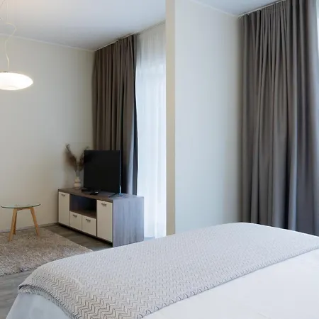 Апартаменты Paernu Beachside Apartment I Aisa 39 With Balcony & Free Parking Пярну