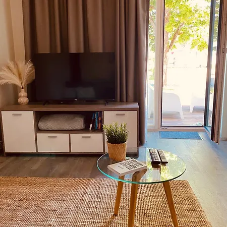 Beachside I Aisa 39 With Balcony & Free Parking Apartment Parnu